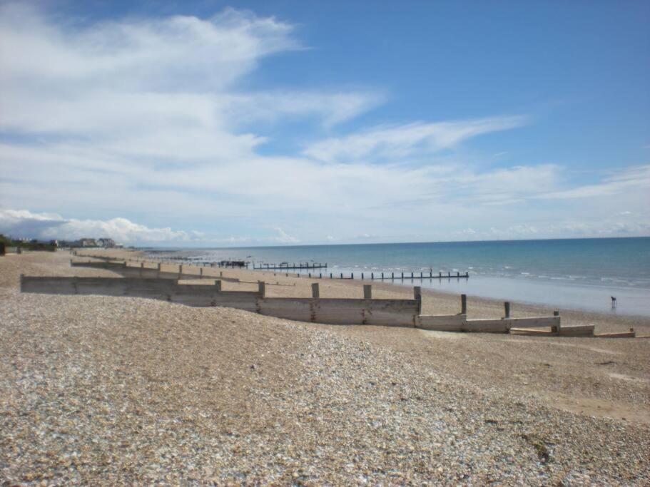 Beautiful Gate House A 4 Minute Walk From Beach Bognor Regis Kültér fotó
